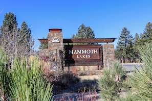 Point of interest - Updated Home with Gorgeous Views! Steam Shower, & Walk To The Village (Mammoth Lakes)