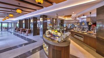 Petit déjeuner buffet compris tous les jours