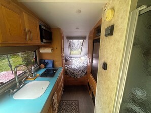 Fridge, microwave, coffee/tea maker, electric kettle