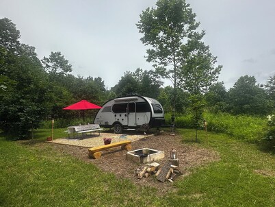 Cozy RV on 149 acres in Charleston with AC, WiFi, and eight miles of trails!


