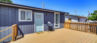 Pet-friendly Moclips Home: Walk to Mocrocks Beach!