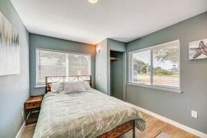 House (2 Bedrooms) | Interior - Pet-friendly Moclips Home: Walk to Mocrocks Beach! (Moclips)