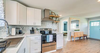 Pet-friendly Moclips Home: Walk to Mocrocks Beach!