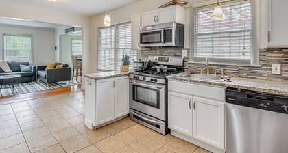 Atlanta Area Vacation Rental < 4 Mi to Airport!