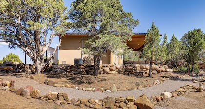 Modern Colorado Retreat: Hike, Ski & Golf!