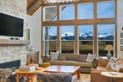 Luxe Tetonia Home w/ Tetons View, Close to Skiing!