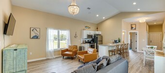 ~ 2 Mi to Boat Ramp: Steinhatchee River Cottage