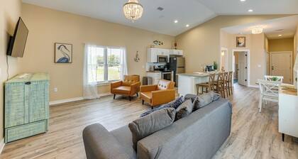 ~ 2 Mi to Boat Ramp: Steinhatchee River Cottage