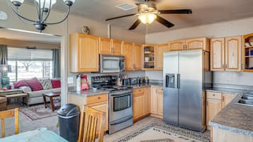 House (2 Bedrooms) | Interior