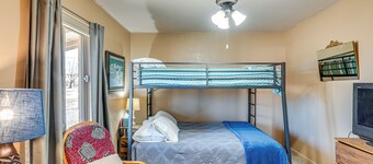 Elfrida Home w/ Yard & Fire Pit: 14 Mi to Wineries