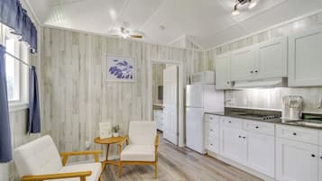 House (2 Bedrooms) | Front of property