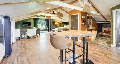 Cozy Altoona Studio w/ Fire Pit: Farm On-site!