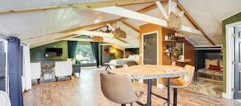 Cozy Altoona Studio w/ Fire Pit: Farm On-site!