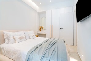 Design Apartment | 1 bedroom, in-room safe, blackout drapes, iron/ironing board - Inia Apartments (Malevizi)