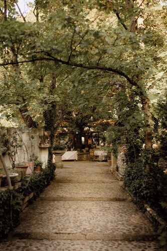 Mas Provençale de 20 Chambres Avec Salles de Bain Privatives Dans un Parc 3ha