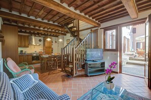 Family House, Multiple Bedrooms, 2 Bathrooms (Comfortable Home Romeo Among Greenery) | Living room | Flat-screen TV - Comfortable Home Romeo Among Greenery (Borgo a Mozzano)