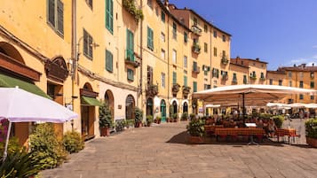 Tempat makan outdoor