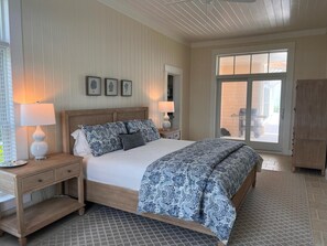 3 bedrooms, WiFi, bed sheets - Cheers - Your Perfect Beachfront Escape with Private Dock Slip Pool Ocean (Hope Town)