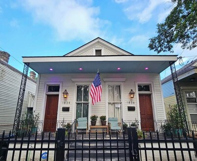 Large 2 BR shotgun style home less than a mile from the French Quarter. 