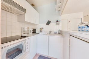 Frigorifero, microonde, forno, lavastoviglie