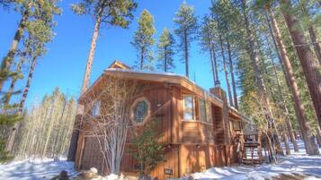 House, 3 Bedrooms | Exterior