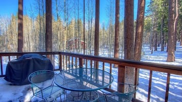 House, 3 Bedrooms | Outdoor dining