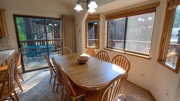 House, 3 Bedrooms | Dining