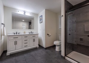 Ferienhaus, 6 Schlafzimmer | Badezimmer