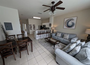 Stadtwohnung, 3 Schlafzimmer | Wohnbereich