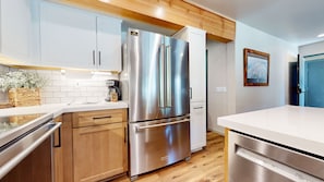 Appart'hôtel, 2 chambres | Cuisine privée | Réfrigérateur, four, cafetière/bouilloire, grille-pain