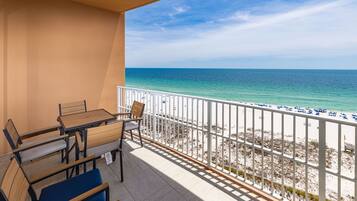 Condo, 4 habitaciones | Restaurante al aire libre