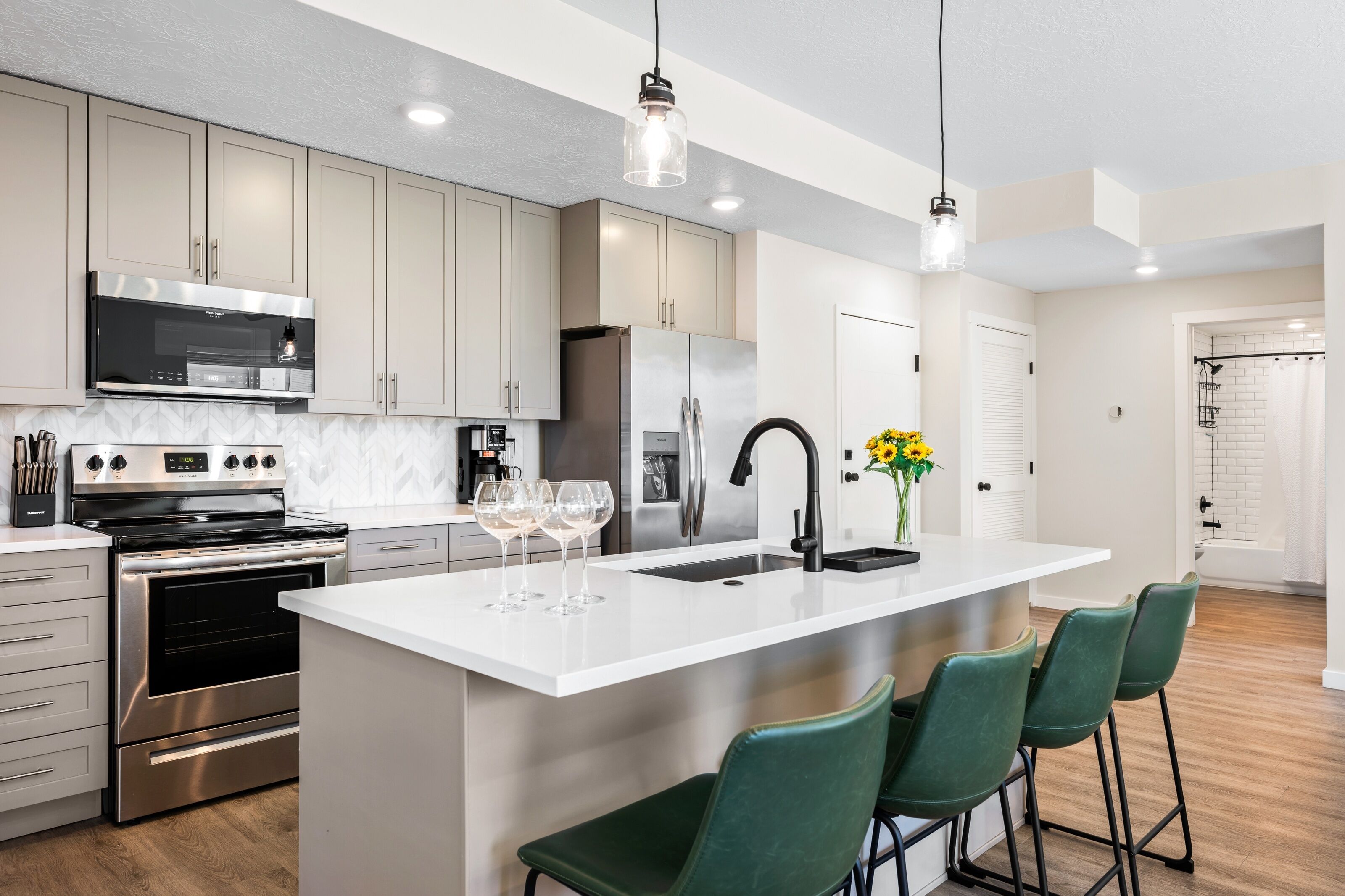 Condo, 2 Bedrooms | Private kitchen | Fridge, oven, coffee/tea maker, toaster