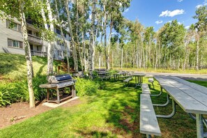 Condo, 3 habitaciones | Restaurante al aire libre
