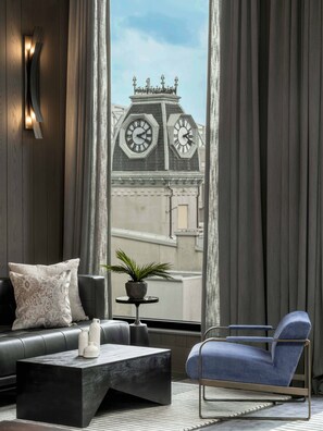 Reception - Hotel Bourré Bonne Louisville, Curio Collection by Hilton (Louisville)