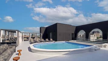 Seasonal outdoor pool