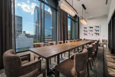 Hotel Bourré Bonne Louisville, Curio Collection by Hilton