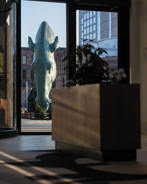Lobby - Hotel Bourré Bonne Louisville, Curio Collection by Hilton (Louisville)