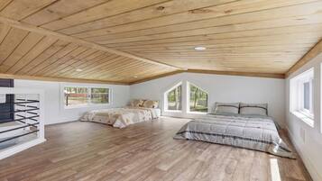 1 bedroom, desk, free WiFi, bed sheets