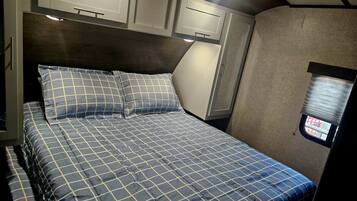 1 camera, una scrivania, Wi-Fi gratuito, lenzuola