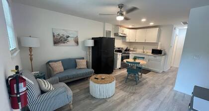 Bex Comfort: 2BR, Walk to Park Circle