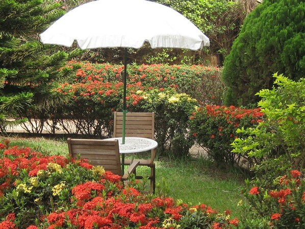 Garden - Room-ghouse Room A Ideal For Friends fam (Adenta)