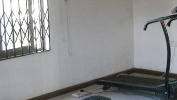 Room, 1 Bedroom, Smoking, Balcony | Fitness studio