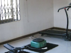 Chambre, 1 chambre, fumeurs, balcon | Studio de fitness