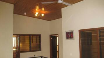 Room, 1 Bedroom, Smoking, Balcony | Front of property