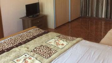 Room, 1 Bedroom, Smoking, Balcony | 1 bedroom