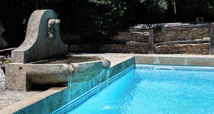 Chambre en Provence Dans une Parc Verdoyant Avec Salle de Bain et Cuisine