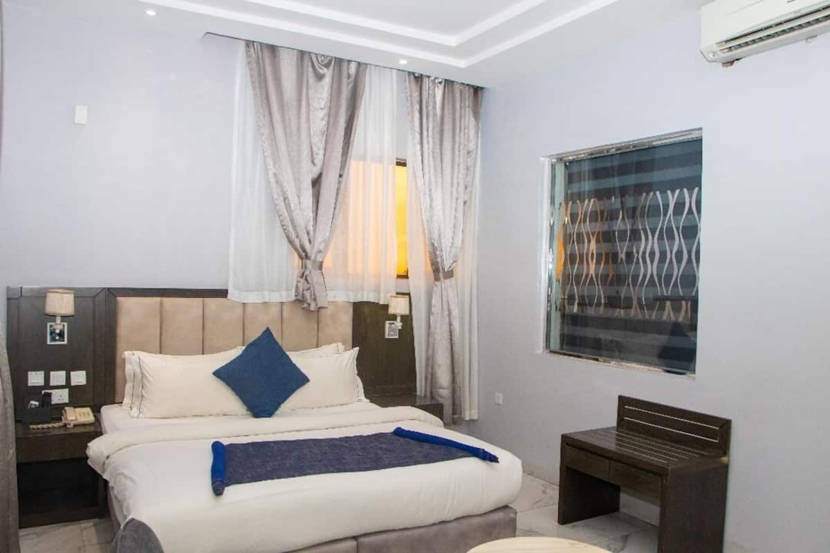 Deluxe kamer | Lakens van Egyptisch katoen, luxe beddengoed, donzen dekbedden