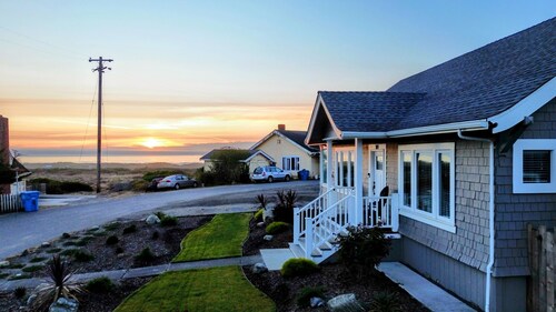 Sunset Getaway~Ocean Views