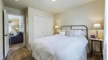 3 bedrooms, desk, free WiFi, bed sheets