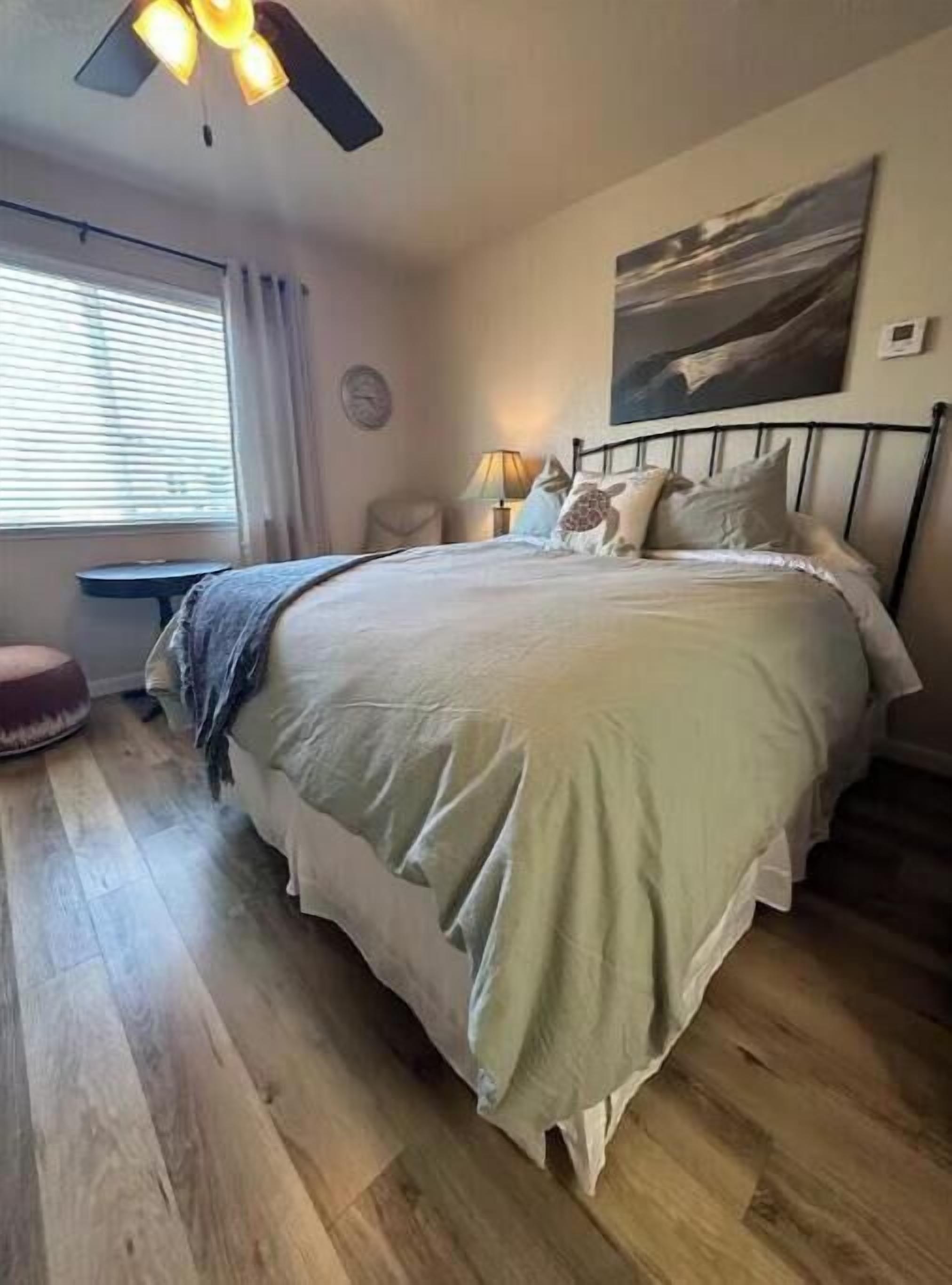 1 bedroom, desk, free WiFi, bed sheets